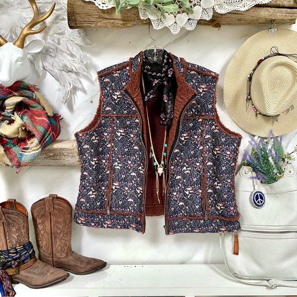 Farmhouse Teddy boho floral vest w prairie country peasant cabin vibe - Picture 2 of 12